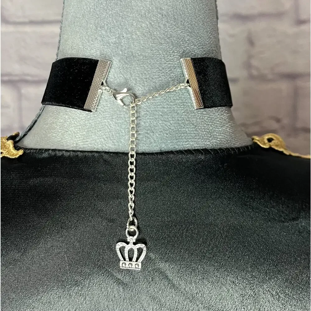 Handmade Victorian Style Velvet Choker Necklace with Faux Diamond Centerpiece